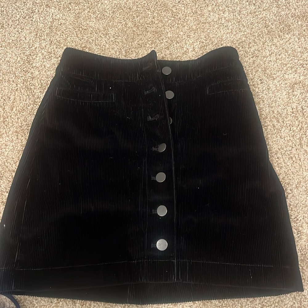 Aritzia Black Cordoroy skirt size 00